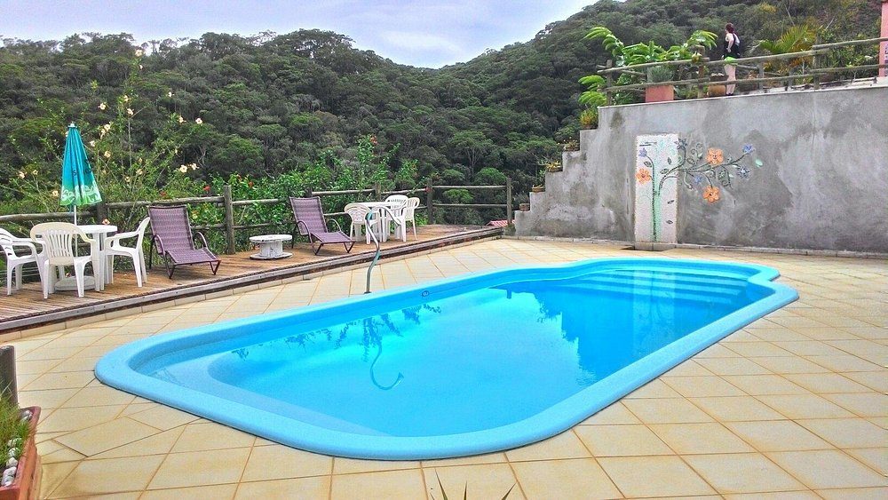 Piscina com vista para a mata